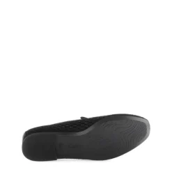65.216.47 - Black Textile