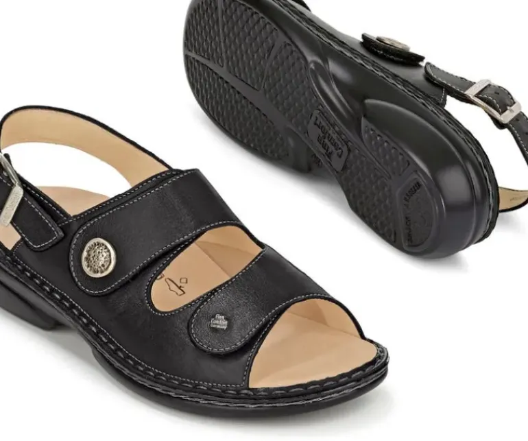 Isera - Black